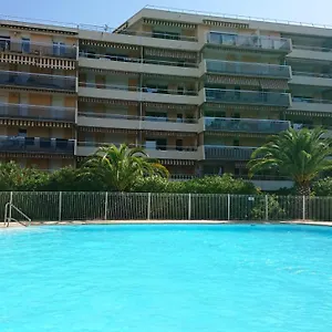 Plage, Entier , Piscine,parking,plage à 200m Fréjus