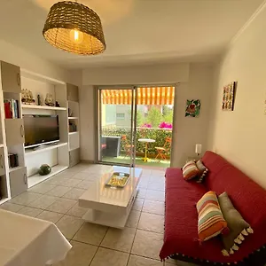Chez Virginie : Lumineux Au Calme. Fréjus